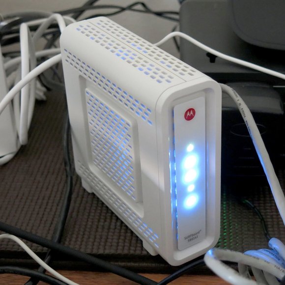 ARRIS SURFboard eXtreme SB6141 8x4 DOCSIS 3.0 Cable Modem - Picture 7 of 16